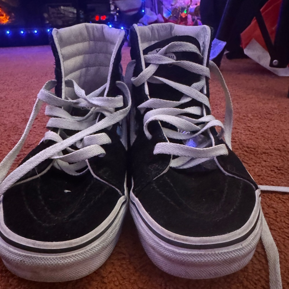 Size 6 Graphic Vans